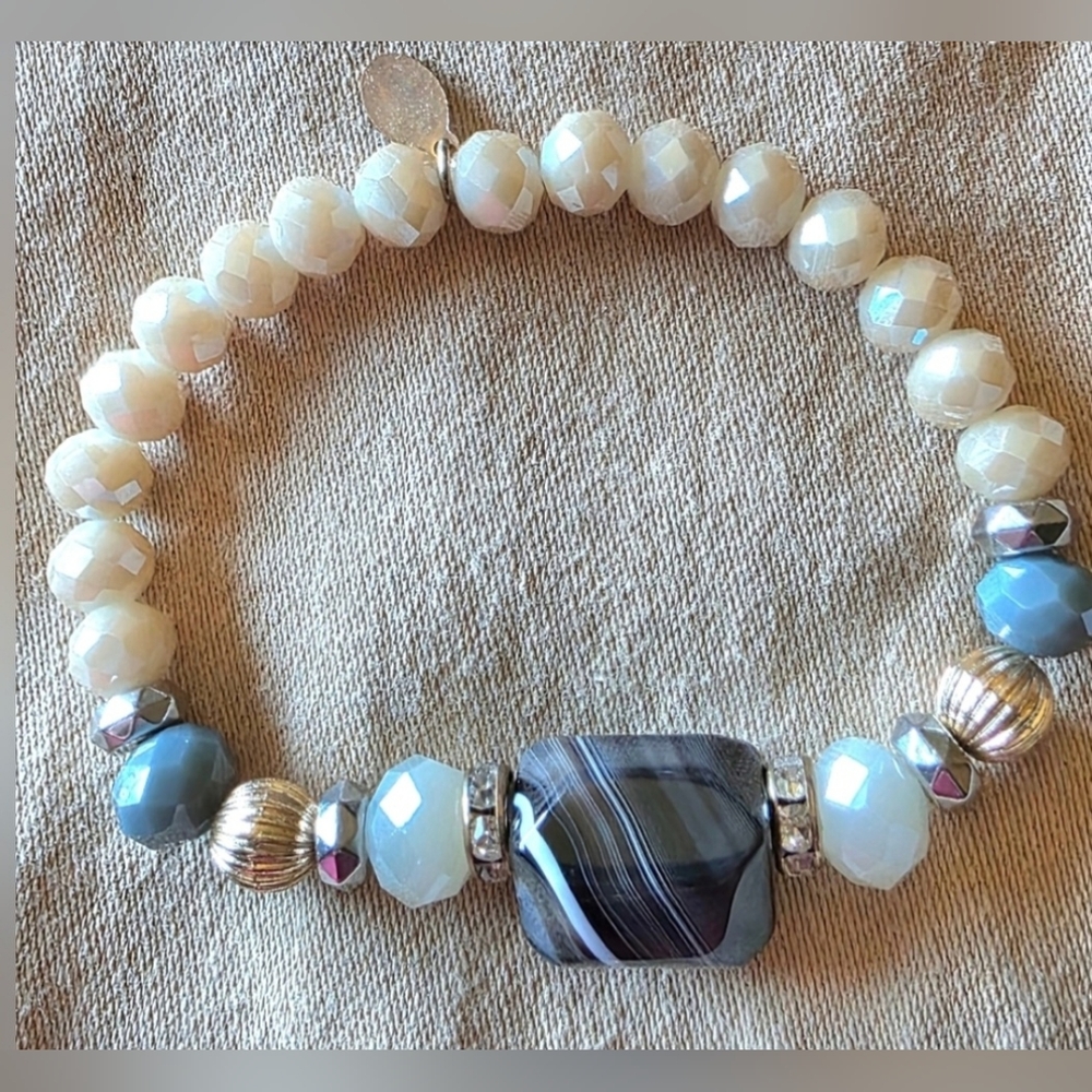 Signed Ali Khan New York Bracelet Agate & Stunning Assorted Glass Beads